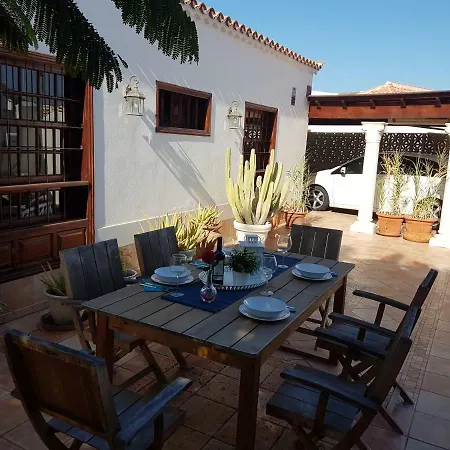 Beachfront Romantica With Private Pool, Jacuzzi, Large Terrace, Bbq, Wifi, Parking *